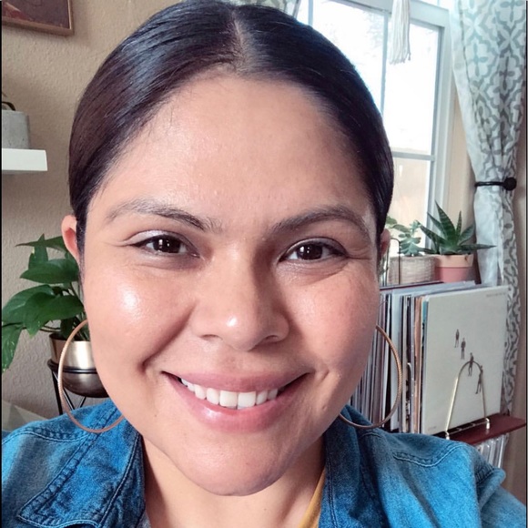 Meet your Posher, Maria - Picture 2 of 3